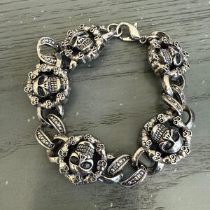 Women's Silver Skull Link Bracelet One Size
